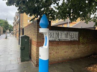 Fontna na pitnou vodu u zastvky nadzemky Rotherhithe