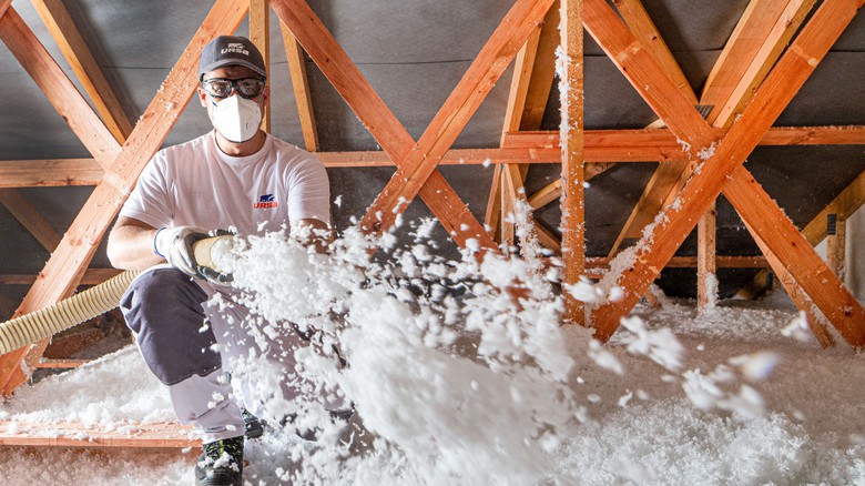 URSA PUREFLOC nabízí rychlou a snadnou instalaci, úsporu energie i komfort