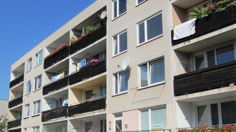 Může bytový dům ušetřit, pokud odběr plynu nahradí odběrem tepla?