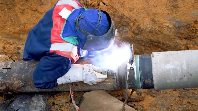 Starý plynovod ven, nový dovnitř