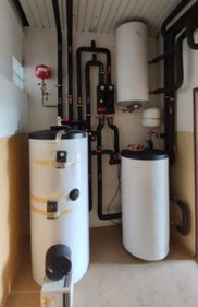 Obr.&nbsp;8c Zariadenie strojovne laborat�ria [Kal�s]