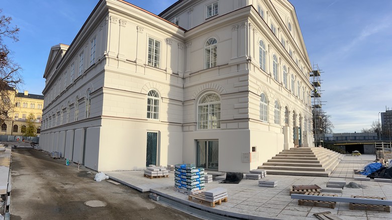 Divadlo Slavia v �esk�ch Bud�jovic�ch p�i rekonstrukci