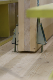 Obr.&nbsp;7d: Poru�en� tahov�ch kotev a smykov�ch �heln�k� ve styc�ch velkorozm�rov�ho zku�ebn�ho t�lesa