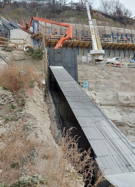 Obr.&nbsp;15b – Celkov� poh�ad na kabelovod