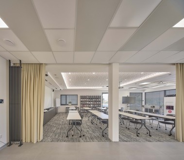 Suchá výstavba Rigips zdobí nové školicí centrum společností Zehnder a Instaltherm v Sezimově Ústí.