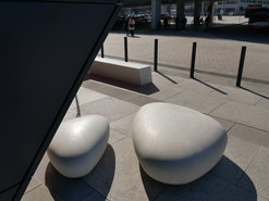 Městský mobiliář. Foto: Petr Brandejský