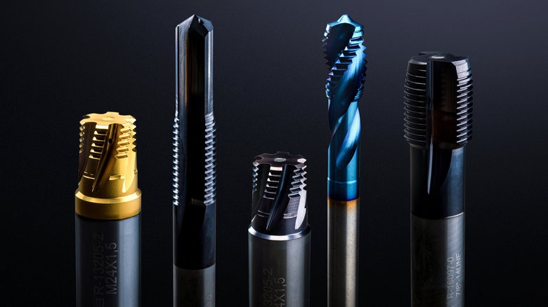 Vybrané závitovací nástroje z portfolia firmy Rotana: řezací závitník, tvářecí závitník, závitová fréza a kombinovaný vrtákozávitník