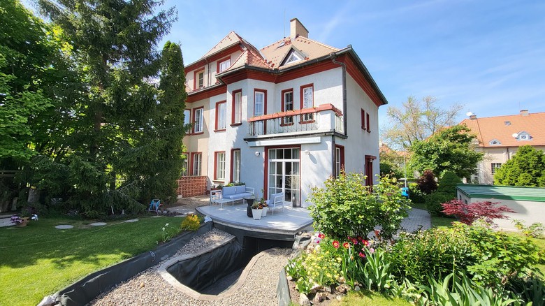 Repase versus replika: technické srovnání oken se zasklením IZOS