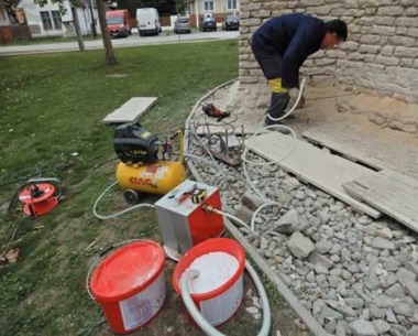 Obr.&nbsp;7. Injektážna súprava v&nbsp;akcii