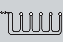 Obr.&nbsp;6 Spôsoby vedenia pripájacích potrubí vodovodu. c&nbsp;–&nbsp;okruhové