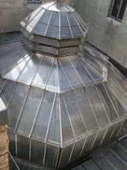 Obr.&nbsp;2 Prosklené střechy Paláce Lucerna b)&nbsp;exteriér