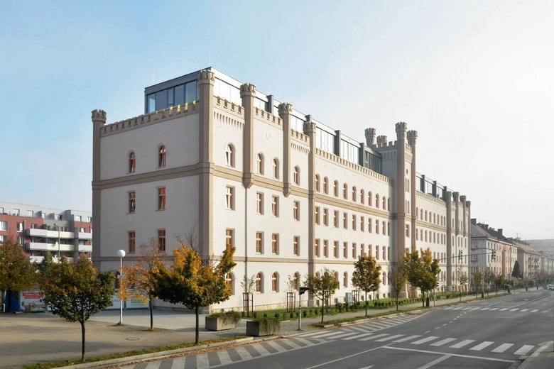 Rezidence Jičínská, revitalizace kasáren, Mladá Boleslav, Česko. Použité systémy: MB-70HI