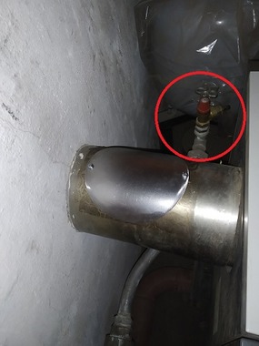 Obr. č.&nbsp;1 – Nesprávné umístění pojistného ventilu