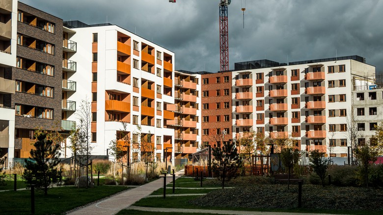 Porovnání cen bytových jednotek mezi oceněním provedeným odborníkem a oceněním programem