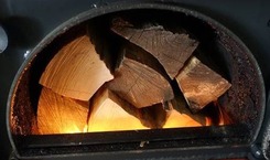 Obrázek&nbsp;1c Způsob přikládky „Zápal nahoru“