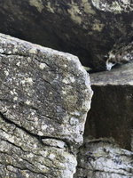 Zídky z vápence v dramatickém seskupení – oblast Galway. Foto: Petr Brandejský