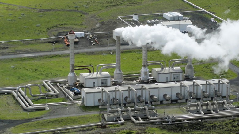 Geotermální elektrárna na Islandu, foto © TZB-info Geotermální elektrárna na Islandu, foto © TZB-info