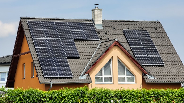 Domácí fotovoltaická elektrárna, foto &copy; TZB-info