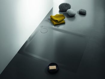  neviditelnou protiskluzovvou úpravu povrchu Secure Plus pro smaltované extra ploché sprchové vaničky ze smaltované oceli Kaldewei 3,5 mm. 