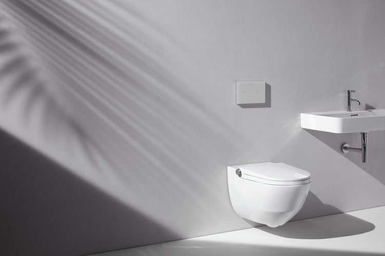 Cleanet Rivaje jedin toaleta se zabudovanou bidetovou sprkou, kter pouv vcestupovou hygienickou koncepci.
