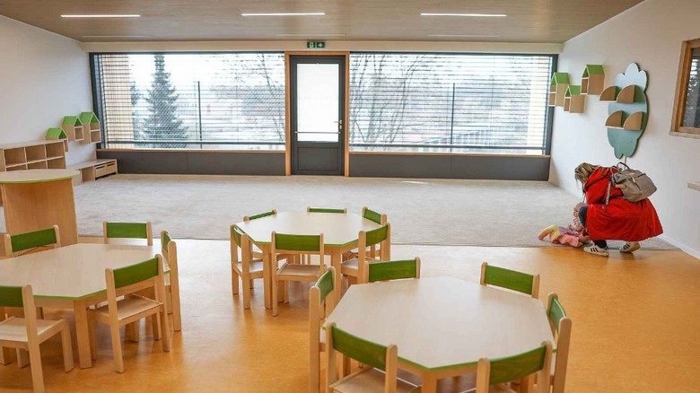 Ticho ve třídě! Na co myslet při návrhu akustických podhledů do škol a školek