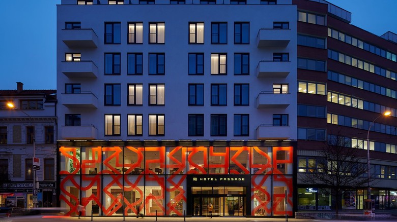Schneider Electric se podílel na modernizaci legendárního brněnského hotelu Passage. Provoz je díky technologiím až o 30 % úspornější