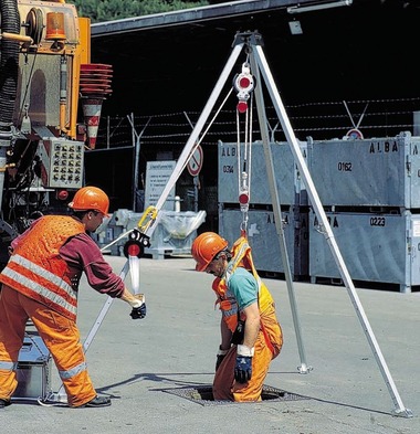 Trojno�ky a navij�ky – �e�en� pro bezpe�nou pr�ci nad volnou hloubkou