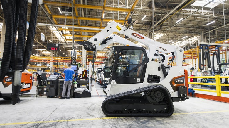 Bobcat zahajuje výrobu nového kompaktního pásového nakladače T650